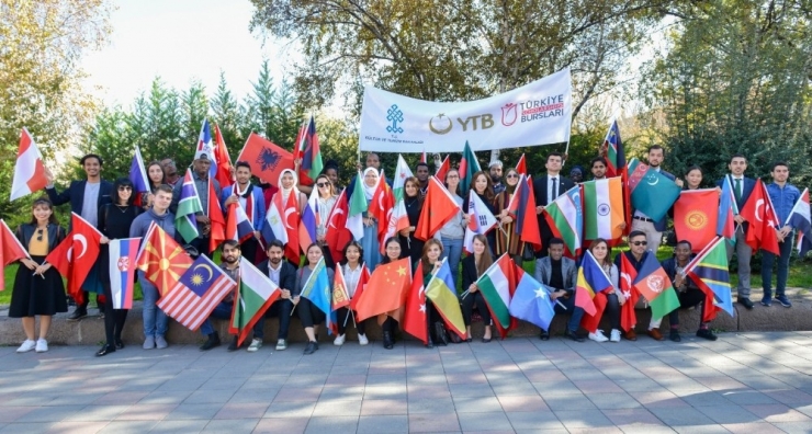 Türkiye Burslarına Rekor Başvuru