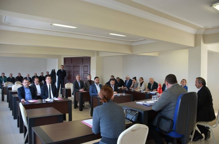 Tekin ,Son Belediye Meclis Toplantısına Başkanlık Yaptı