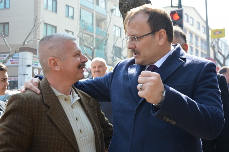 Çavuşoğlu: "Kılıçdaroğlu, Türkiye’nin Aleyhinde Nerede Bir Eylem Var İse Onlarla Beraber"