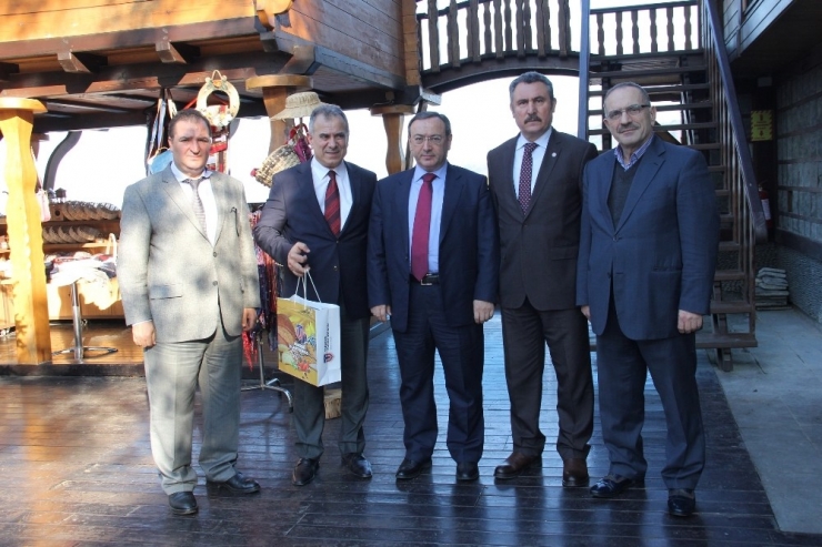 Çay Sektörü Sorunlarının Çözümü İçin Harekete Geçiliyor