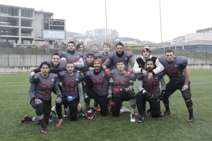 Düzce Üniversitesi Çeyrek Finalde