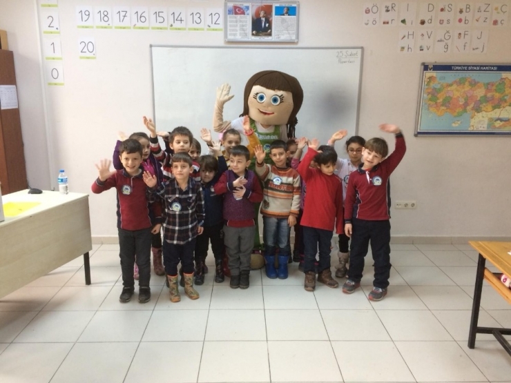 Minik Öğrenciler Tomurcuk’la Öğrenmeye Devam Ediyor