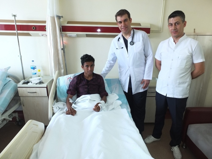 Taha’nın Kolu Başarılı Bir Operasyonla Kurtarıldı