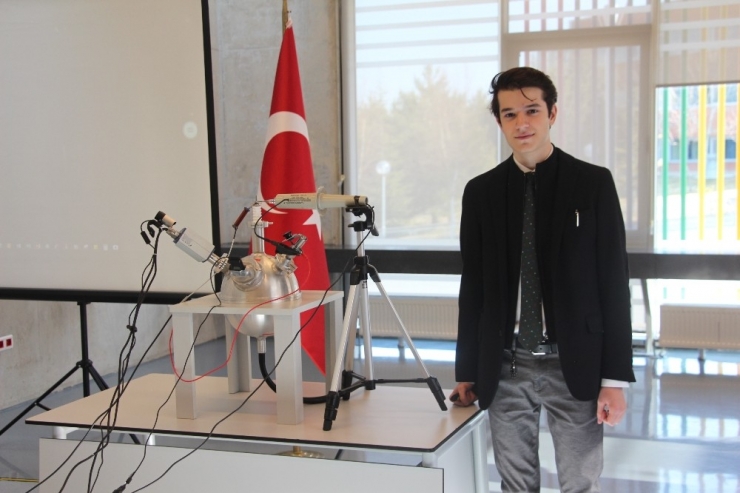 Tasarladığı Nükleer Füzyon Reaktörü’nde Yıldız Oluşturdu