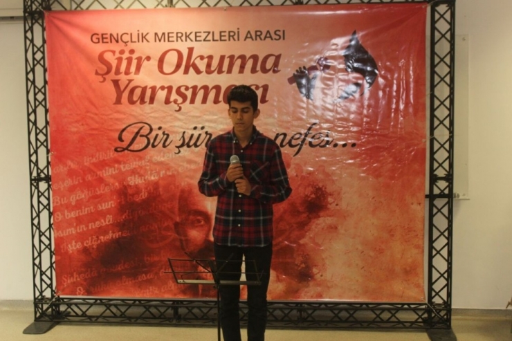 Adıyaman’da Şiirler Yarıştı