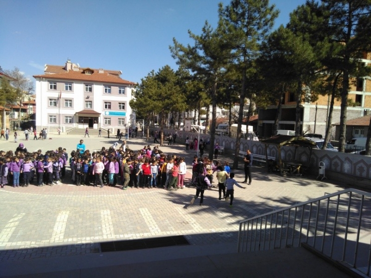 Minik Öğrencilerin İkaz Alarm Tatbikatı Heyecanı