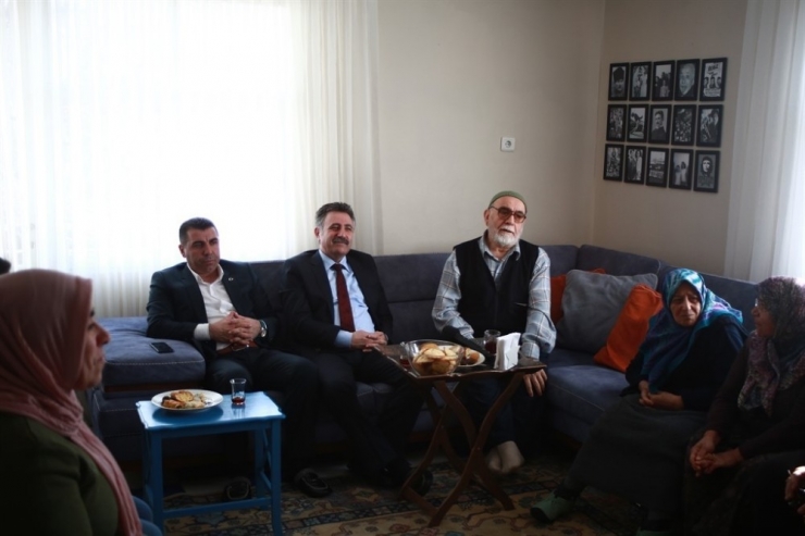 Chp’nin Adayı Sandal: "Bayraklı’da Sandıkları Patlatacağız"