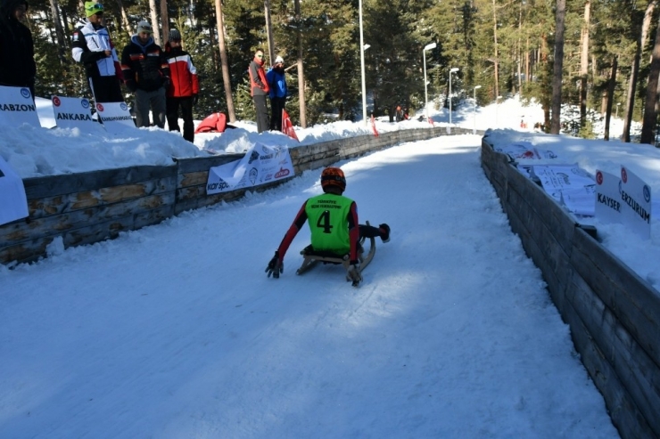 Sarıkamış’ta Kulüpler Arası Natürel Kızak Türkiye Şampiyonası Devam Ediyor
