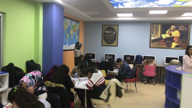 Evde Ders Çalışamayan Öğrencilere Etüt