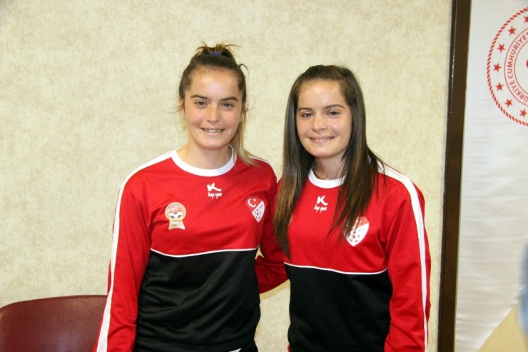 Türkiye’de İlk Defa İkiz Kız Kardeşler Antrenör Oldu