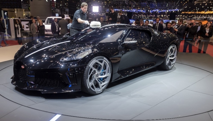 Bugati, Dünyanın En Pahalı Aracını Tanıttı