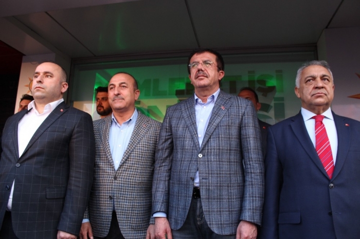 Çavuşoğlu: “Sokakta Sohbet Ettiğimiz Chp’lilerin Yüzde 100’ü İzmir’in Geri Kaldığını Kabul Ediyor”