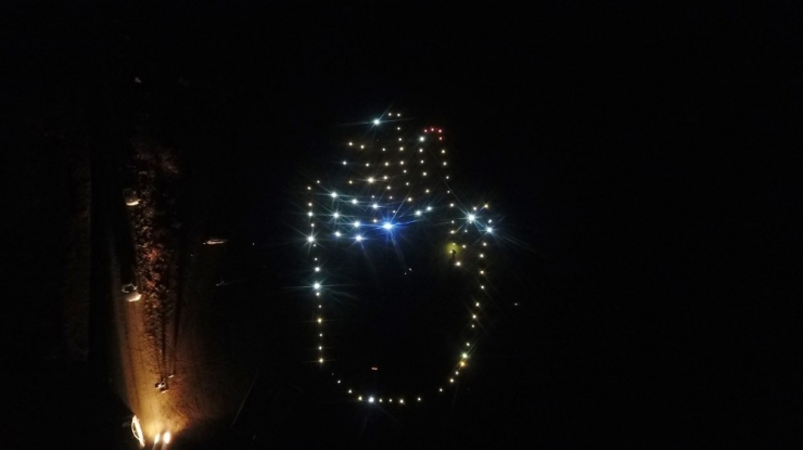 Mhp’li 228 Kadın, Işıklarla Şiddete Hayır El Logosu Oluşturdular