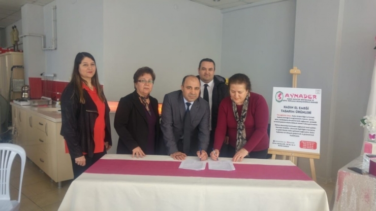 İşkur Ve Aynader İş Birliğinde Kadın Girişimcilere Eğitim