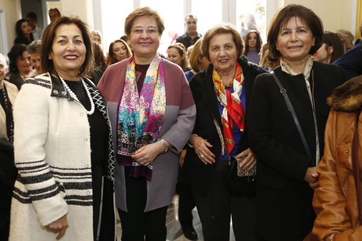 "18 Kadın 1 Sergi"de Buluştu