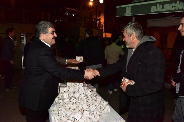Bilecik Belediyesi’nden Kandil Simidi Ve Lokum İkramı