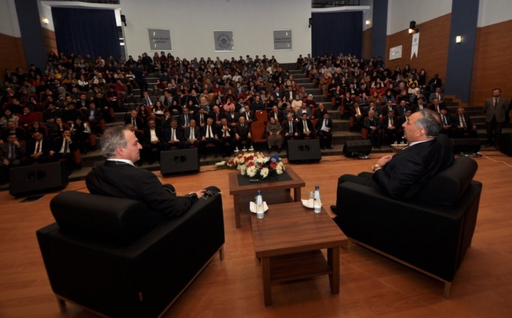 Metin Kıratlı Neü’de Öğrencilerle Buluştu