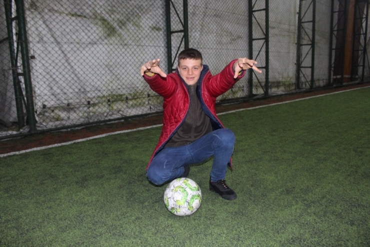 Zihinsel Engelli Hasan’ın ’Siyah-beyaz’ Hayalleri