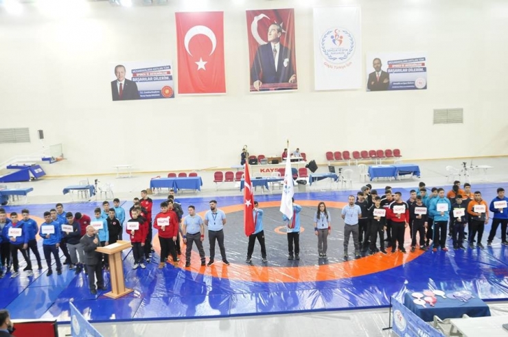Yıldızlar Güreş Grup Müsabakaları Tamamlandı