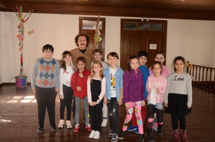 Kuşadası’da Yenilikçi Drama Eğitimleri Devam Ediyor