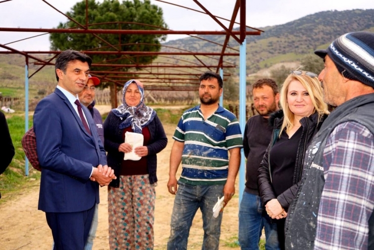 Başkan Selçuk Üzüm Bağındaki Kadınlarla Buluştu