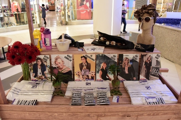 Başarılı Kadınların Eşyaları Türk Eğitim Vakfı Yararına Satışta