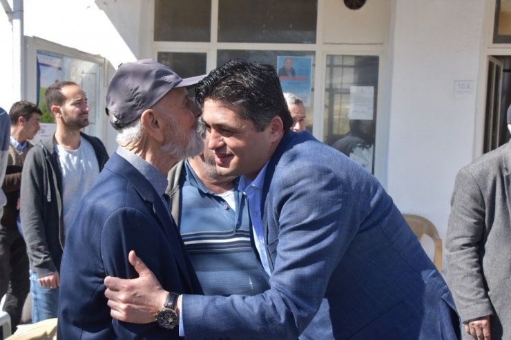 Başkan Serkan Acar, Güzelhisar’da Alkışlarla Karşılandı