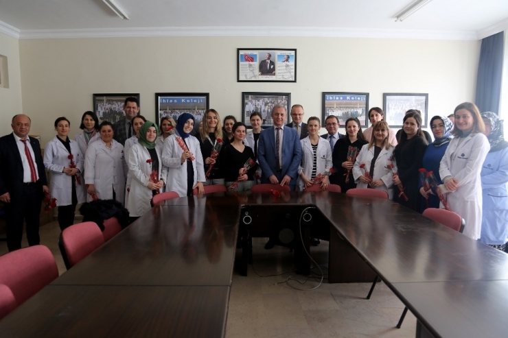 İhlas Koleji’nde Kadınlar Günü Kutlandı