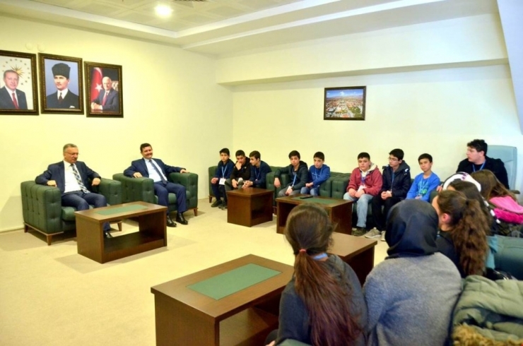 Konyalı Öğrenciler, Güreş Şampiyonası’nı İzleme İmkânı Buldu