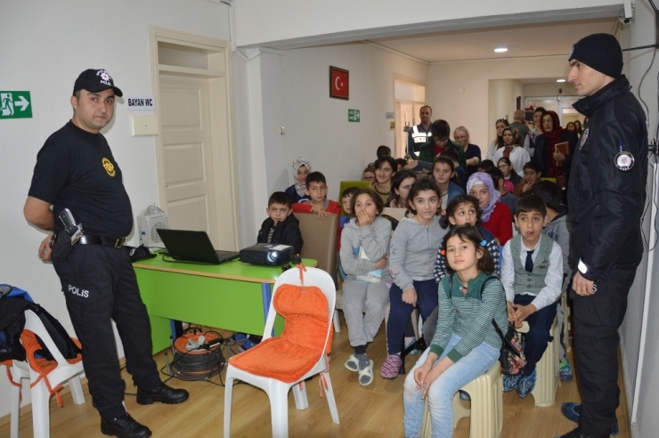 Polis Amcalarından Engelli Öğrencilere Eğitim