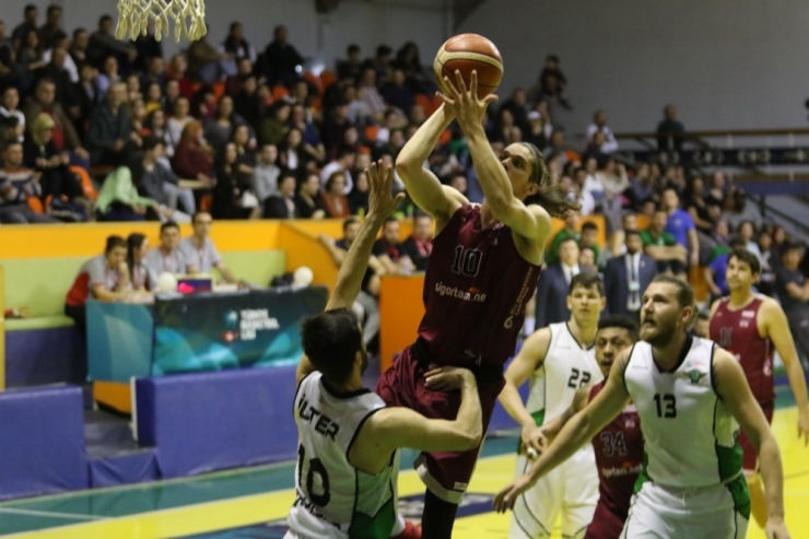 Türkiye Basketbol 1. Ligi: Akhisar Belediyespor: 70 - Sigortam.net Bakırköy: 75