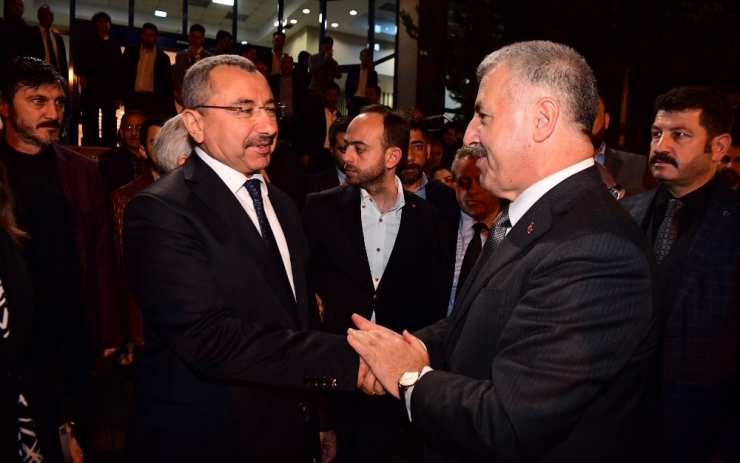 Eski Ulaştırma Bakanı Arslan: “Ataşehir’e İsmail Erdem Yakışır”