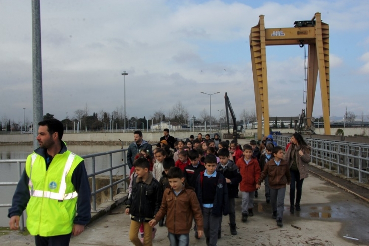 Adasu Hes Nehrini Temizliyor