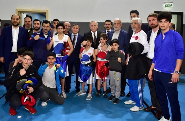 Fatih Belediye Başkan Adayı Turan’dan Vefa Gençlik Merkezi’ne Ziyaret