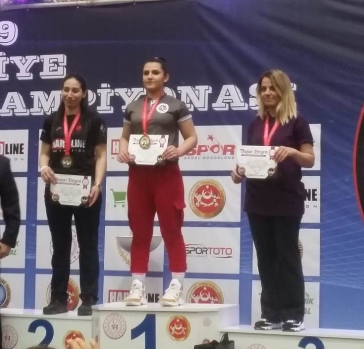 Bilekleri Bükülmüyor