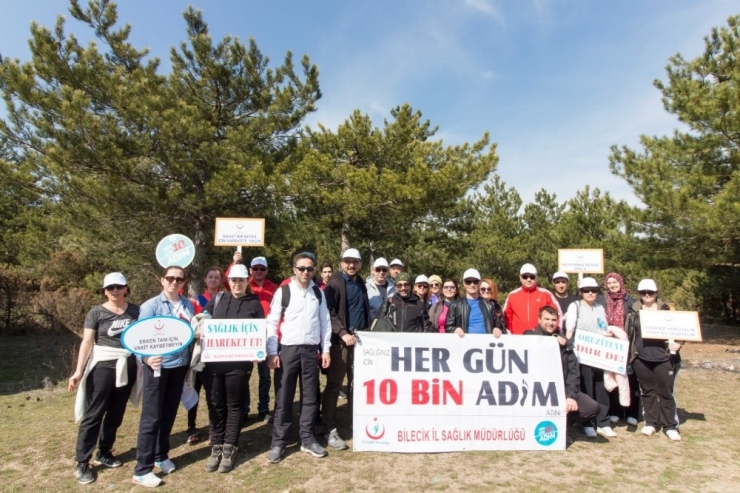İl Sağlık Müdürlüğü Personelinden Doğa Yürüyüşü
