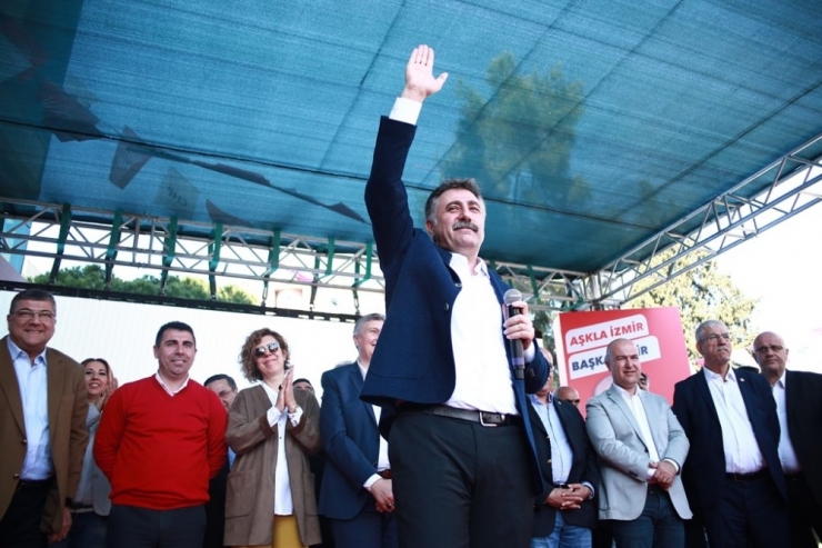 Bayraklı’da Miting Gibi Açılış