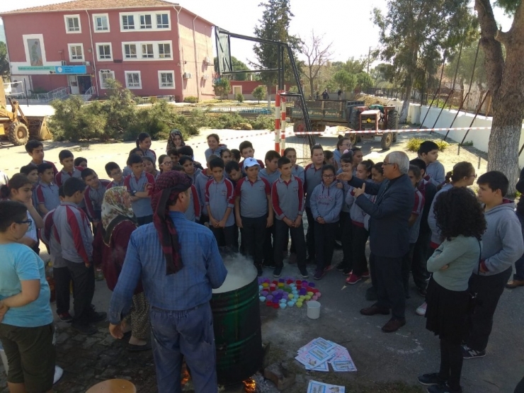 Öğrenciler Evsel Atık Yağlardan Doğal Sabun Elde Etti