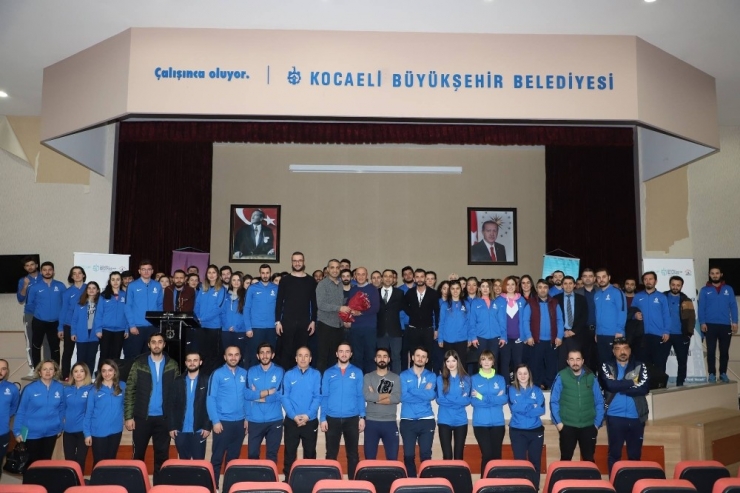 Büyükşehir’den Spor Okulları Personeline Hizmet İçi Eğitim