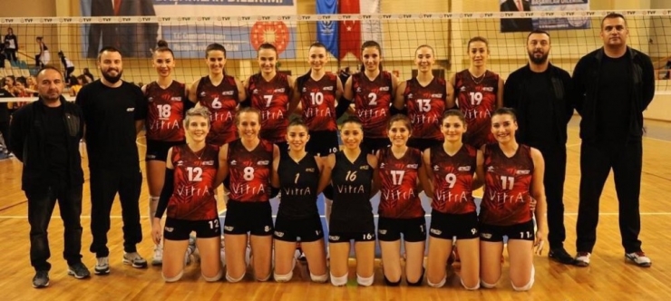 İdmanyurduspor Bayan Voleybol Takımı Grup Lideri Olarak Finale Çıktı