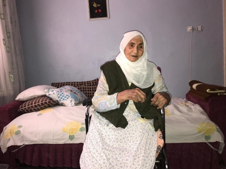 Cumhuriyet İle Yaşıt Olan 96’lık Nine, Yetkililerden Yardım Bekliyor