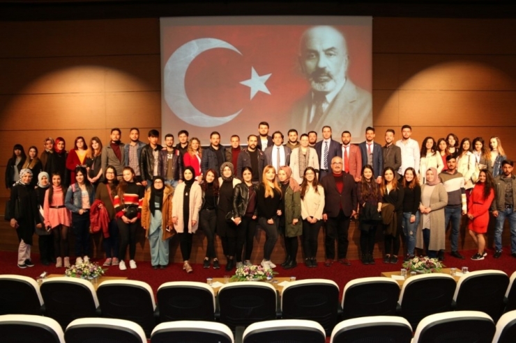 Nevü’de ‘Milletin Sesi Mehmet Akif Ersoy’ Konulu Panel Düzenlendi