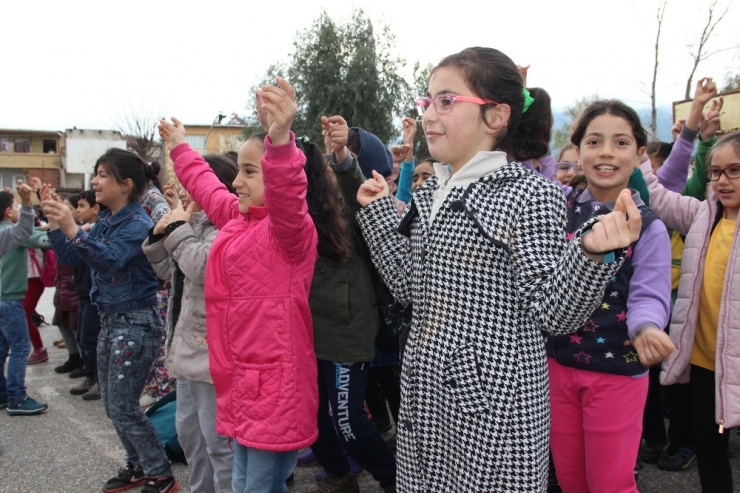 Önce Dans Ve Spor Sonra Ders