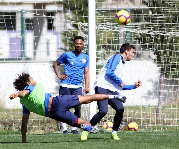 Antalya Derbisinde Geri Sayım Başladı