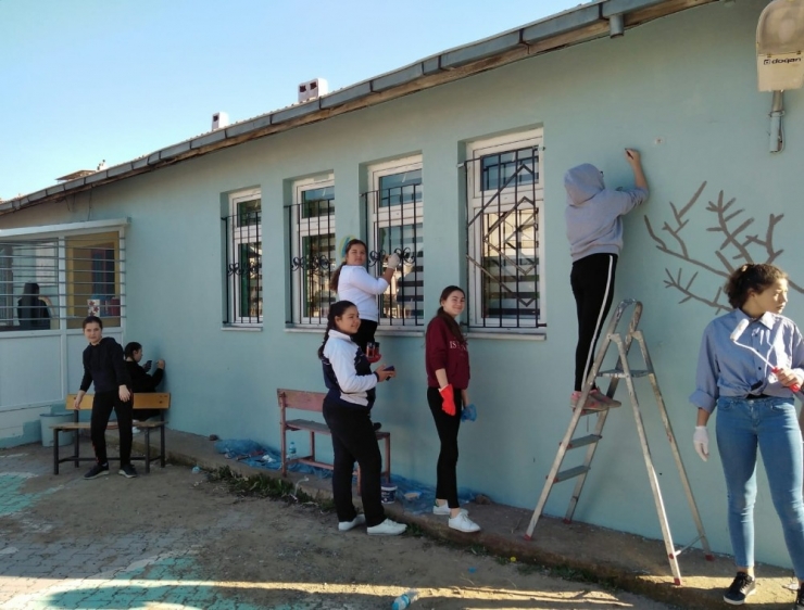 Ortaokul Öğrencilerinden “Fırçanı Al, Okula Gel” Etkinliği