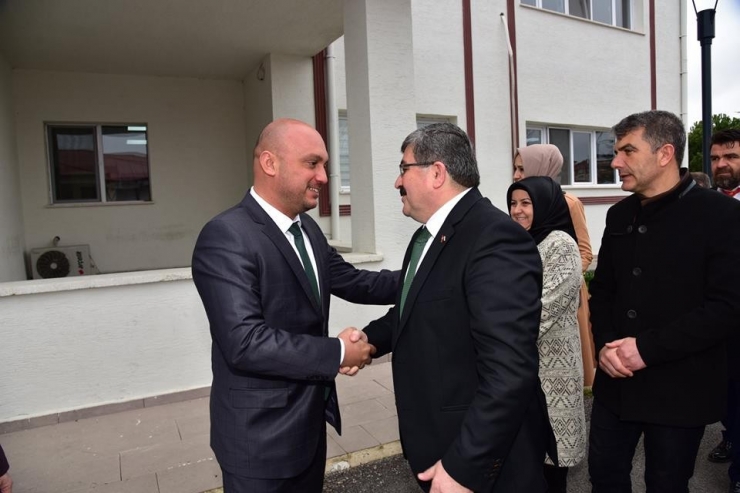 Başkan Can Sağlık Çalışanlarının Gününü Kutladı