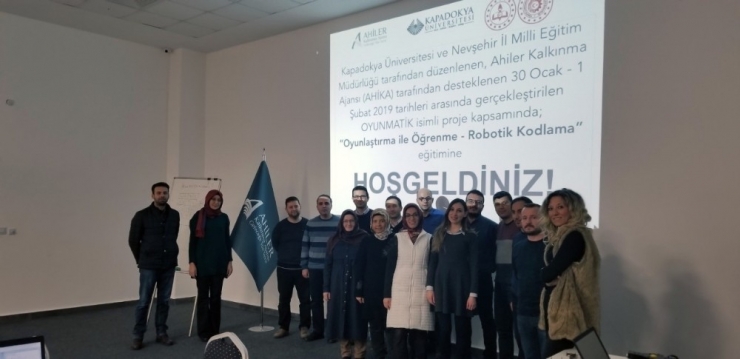 Kapadokya Üniversitesinden Meb Öğretmenlerine Kodlama Eğitimi