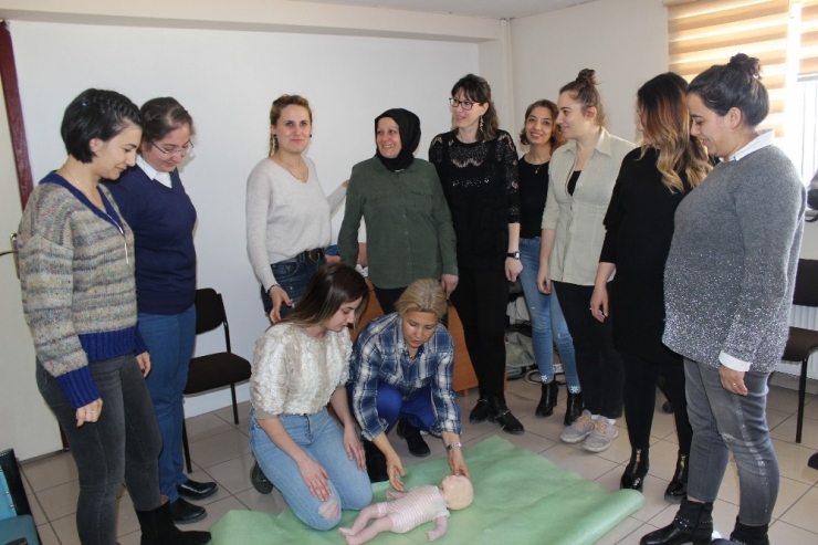 Hastane Personellerine İlkyardım Eğitimi