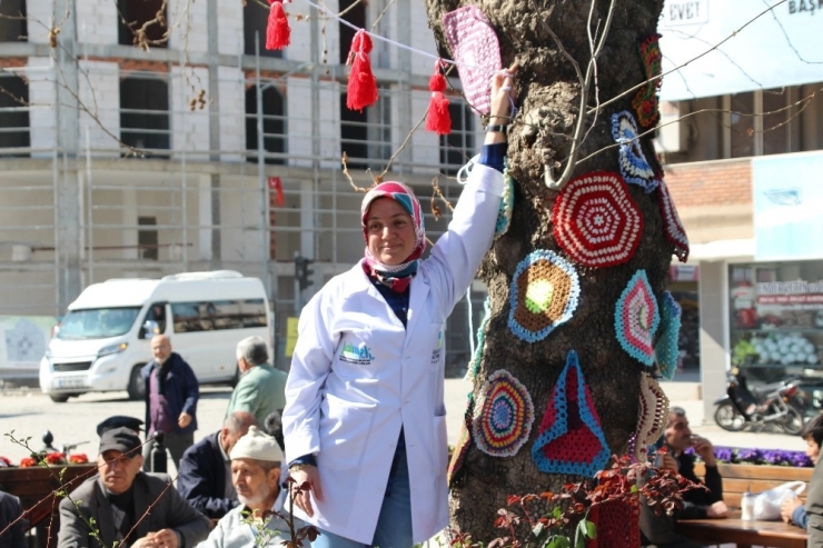 Ağaçlar Oya Açtı