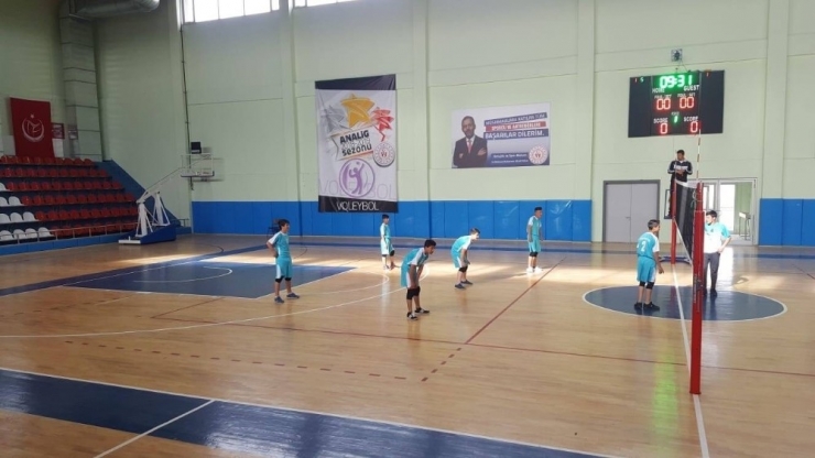 Develi’de Voleybol Şenliği Başladı